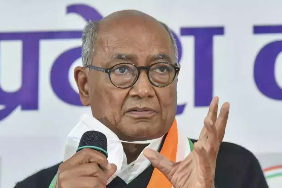 রাজগড় লোকসভা আসনে কংগ্রেসের প্রার্থী দিগ্বিজয় সিংহ। তিনি মধ্যপ্রদেশের প্রাক্তন মুখ্যমন্ত্রী ছিলেন। লোকসভা ভোটে হেরে গেলেন তিনি। 