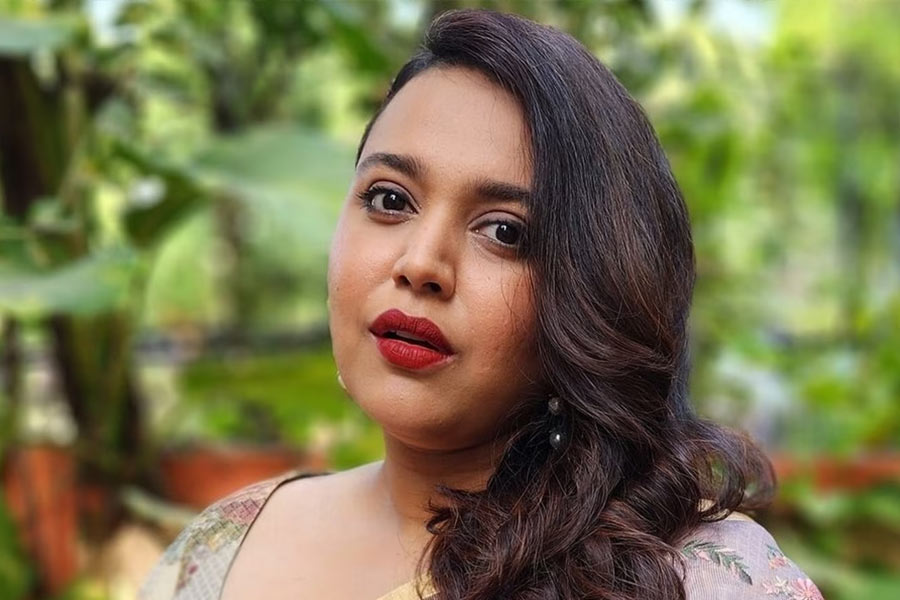 Actress Swara Bhasker gives a befitting reply to food blogger who bodyshamed her