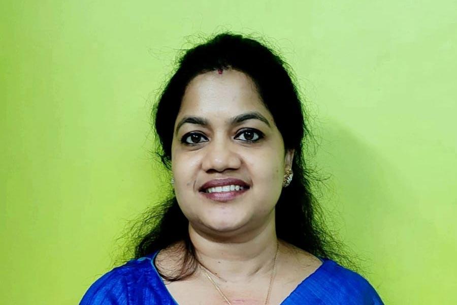 বর্ধমান পূর্বে তৃণমূল প্রার্থীর নাম শর্মিলা সরকার। বিজেপি প্রার্থীর নাম অসীমকুমার সরকার। সিপিএম প্রার্থীর করেছিল নীরব খাঁকে। হাসতে হাসতে জিতল তৃণমূল। শর্মিলা জয়ী ১৬০৫৭২ ভোটে।