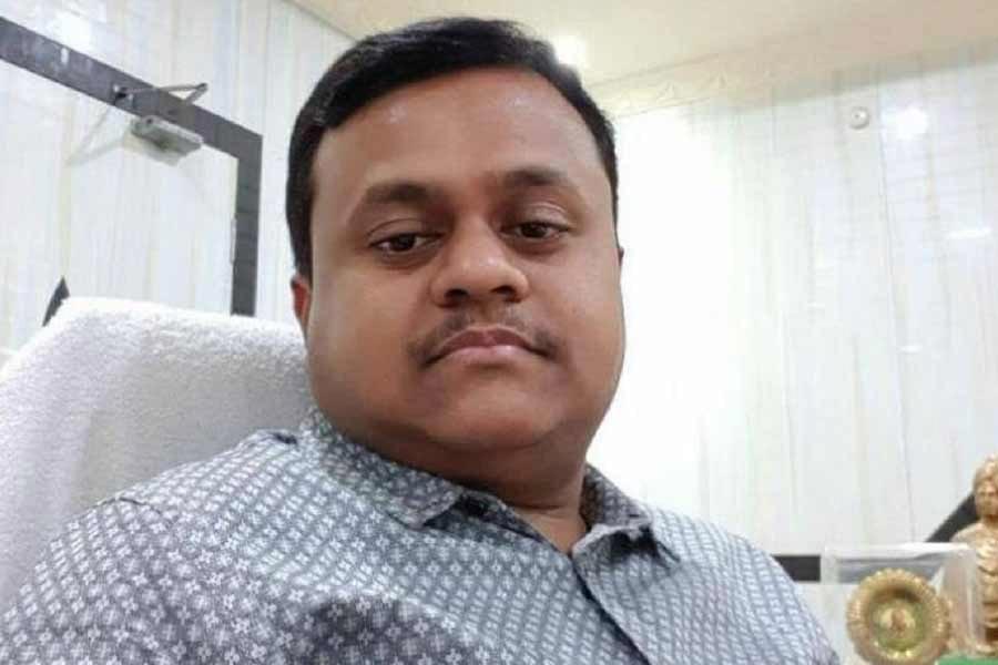 কাঁথিতে বিজেপি প্রার্থী হয়েছিলেন শুভেন্দু অধিকারীর ভাই সৌমেন্দু অধিকারী। তৃণমূল ওই কেন্দ্রে উত্তম বারিককে টিকিট দিয়েছিল। কংগ্রেস প্রার্থীর নাম উর্বশী বন্দ্যোপাধ্যায়। বিজেপিই বিজয়ী। সৌমেন্দু ৪৭৭৬৪ ভোটে জিতলেন। 