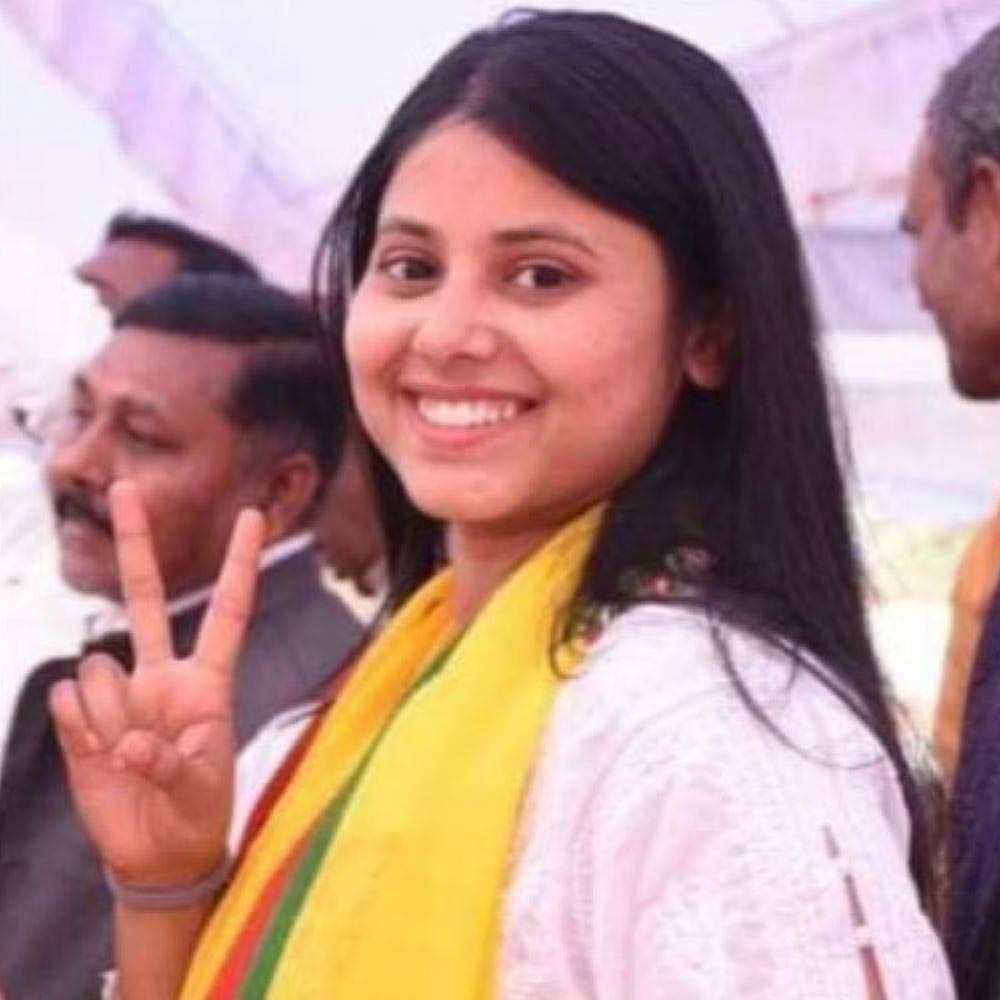 উত্তরপ্রদেশের মছলিশহর কেন্দ্র থেকে সমাজবাদী পার্টির প্রার্থী হিসাবে দাঁড়িয়েছিলেন প্রিয়া সরোজ। তিন বারের সাংসদ তুফানি সরোজের কন্যা তিনি।