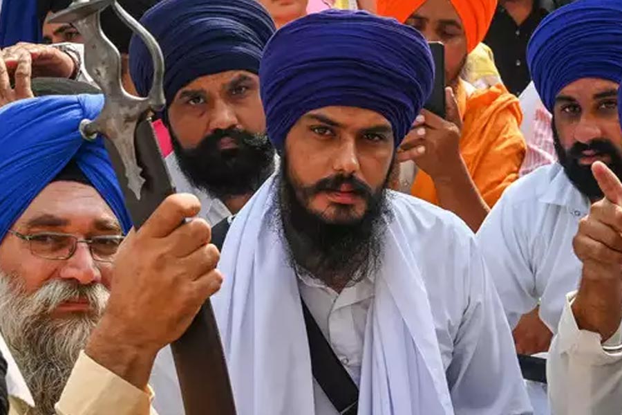 জাতীয় নিরাপত্তা আইন (এনএসএ)-এ অসমের জেলে বন্দি রয়েছেন অমৃতপাল। এক দিনের জন্যও প্রচারে যেতে পারেননি। এই অবস্থাতেও মঙ্গলবার ভোটে জিতেছেন তিনি।