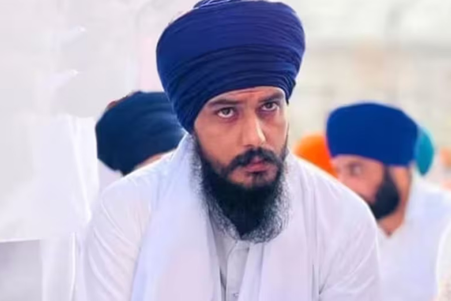 জেলে থাকাকালীন লোকসভা ভোটে লড়ার আবেদন জানিয়েছিলেন পঞ্জাবের এই খলিস্তানপন্থী নেতা। আদালতের দ্বারস্থও হয়েছিলেন। খাদুর সাহিব আসন থেকে নির্দল প্রার্থী হিসাবে লড়তে মনোনয়ন জমা দিয়েছিলেন কমিশনের কাছে।