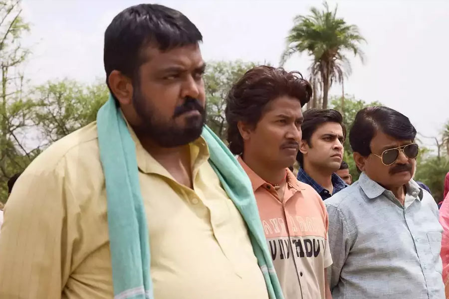 ‘অভিনেতা’, ‘লেটার্স’ এবং ‘আনইনভাইটেড’-এর মতো একাধিক ছবি প্রযোজনা করেন ফয়জল। ২০১৮ সালে ‘স্মোক’ নামের একটি সিরিজ়েও প্রযোজকের আসনে দেখা যায় তাঁকে।