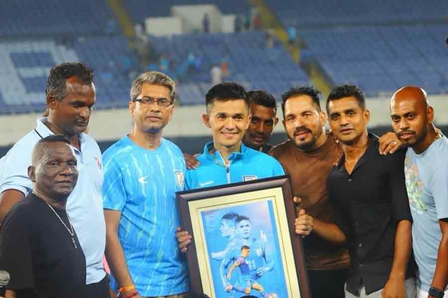 Sunil Chhetri with former Footballers