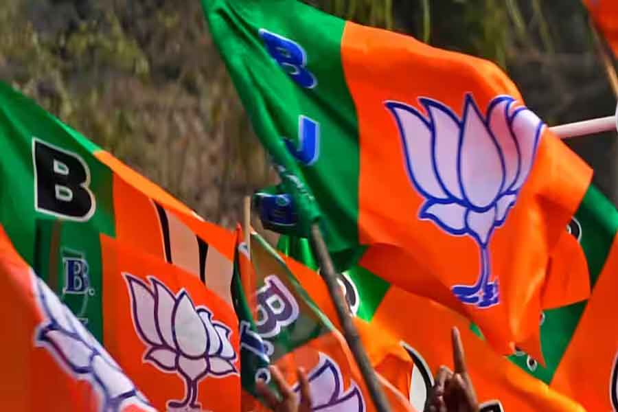 ৫৪৩টি আসনের মধ্যে বিজেপির পর সর্বাধিক আসন পেয়েছে কংগ্রেস। এডিআর সূত্রে দাবি, নবনির্বাচিত ৯৯ জন সাংসদদের মধ্যে ৪৯ জনের বিরুদ্ধে ফৌজদারি মামলা রয়েছে।