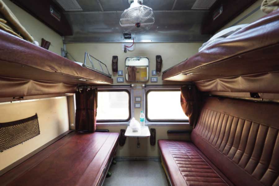 তা ছাড়াও সারা বছর বিনামূল্যে ট্রেনের প্রথম শ্রেণির কামরার সওয়ারি হতে পারেন সাংসদেরা। ব্যক্তিগত কাজে কোথাও গেলেও বিনামূল্যে এই ট্রেন পরিষেবা মেলে। নিজের লোকসভা কেন্দ্রে গাড়ি নিয়ে ঘুরলে জ্বালানি তেলের খরচও দিয়ে দেওয়া হয় সাংসদদের।