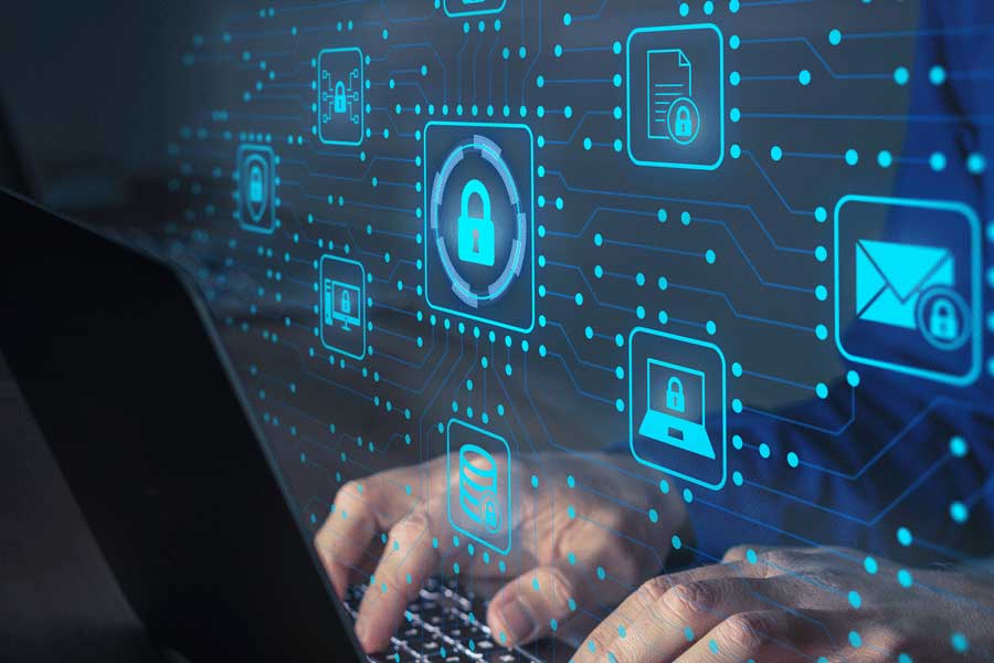 প্রতি বছর শুধু ফোন খরচ বাবদ একজন সাংসদকে দেড় লক্ষ টাকা দেওয়া হয়। তা ছাড়াও সাংসদ তাঁর বাড়ি এবং দফতরে বিনামূল্যে উচ্চ গতির ইন্টারনেট পরিষেবা পেয়ে থাকেন।