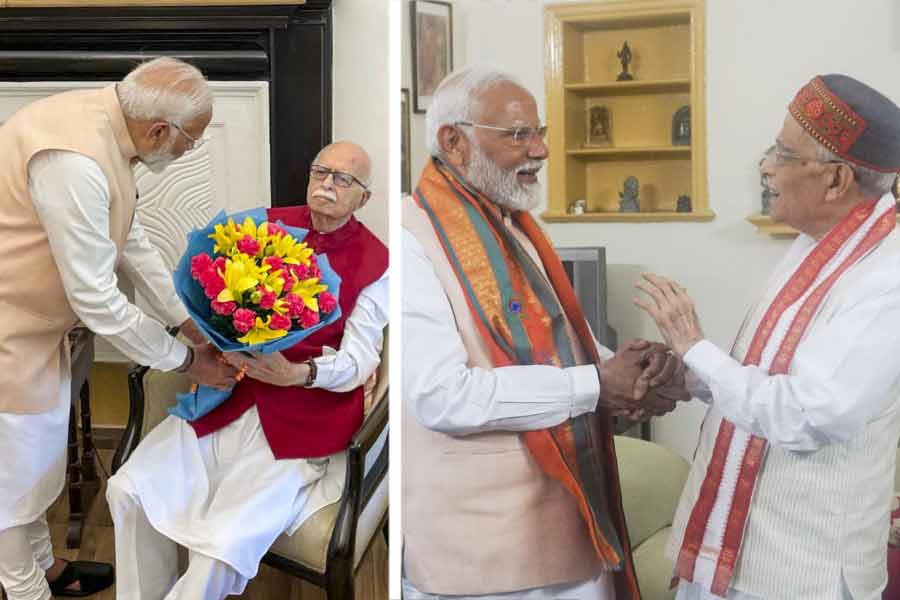 Lok Sabha Election 2024 | PM Narendra Modi visits LK Advani and MM ...