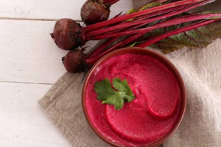 How to make beetroot lip tint at home