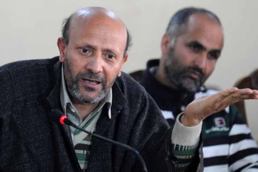 রশিদের ভোটপ্রচারে খরচ হয়েছে ২৭ হাজার টাকা। আব্রার জানিয়েছেন, তাঁর গাড়িতে তেল ভরার জন্যই এই খরচ হয়েছে। গাড়ি চেপে তিনি বারামুল্লা কেন্দ্র প্রায় চষে ফেলেছেন। আর বাকি খরচ? 