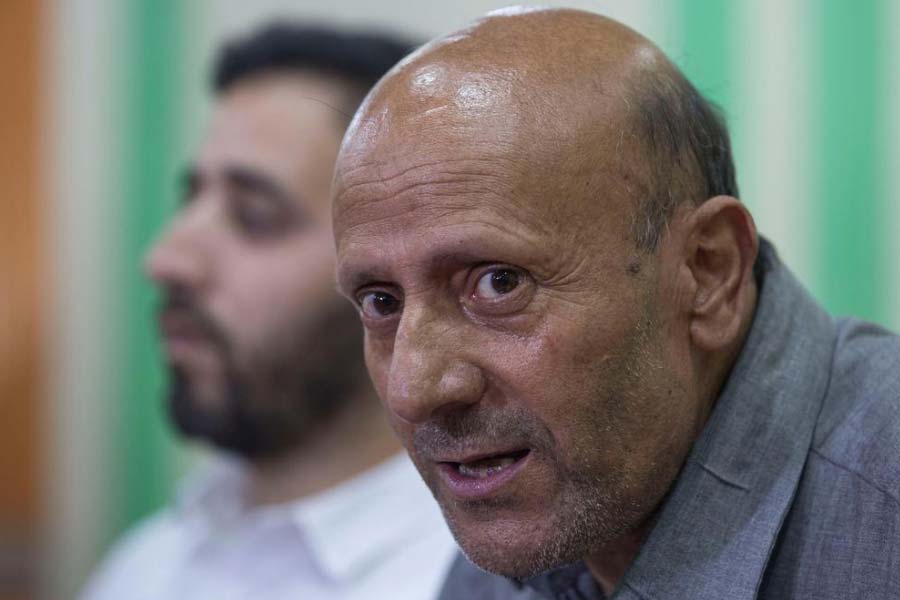  তবে রশিদ যদি দোষী সাব্যস্ত হন এবং তাঁকে দু’বছর বা তার বেশি সময় জেলে থাকতে হয়, তা হলে সঙ্গে সঙ্গে সাংসদ পদ হারাবেন তিনি। এমনটাই নিয়ম।