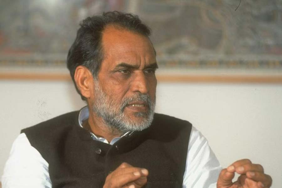 চন্দ্র শেখর ছাড়া দেশের ইতিহাসে আর কোনও প্রধানমন্ত্রী নেই, যিনি দেড় লক্ষের কম ব্যবধানে জিতেছেন। মোদীই ওই তালিকায় দ্বিতীয় সর্বনিম্ন হয়ে রয়ে গেলেন।