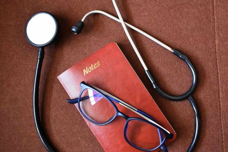 এনটিএ অবশ্য দুর্নীতির যাবতীয় অভিযোগ অস্বীকার করেছে। তাদের দাবি, নিয়ম অনুযায়ী, পরীক্ষাকেন্দ্রের দরজা বন্ধ হয়ে যাওয়ার পর বাইরের কেউ আর ভিতরে প্রবেশ করতে পারেন না। সে ক্ষেত্রে প্রশ্নপত্র ফাঁস হওয়ার সম্ভাবনা নেই বললেই চলে।