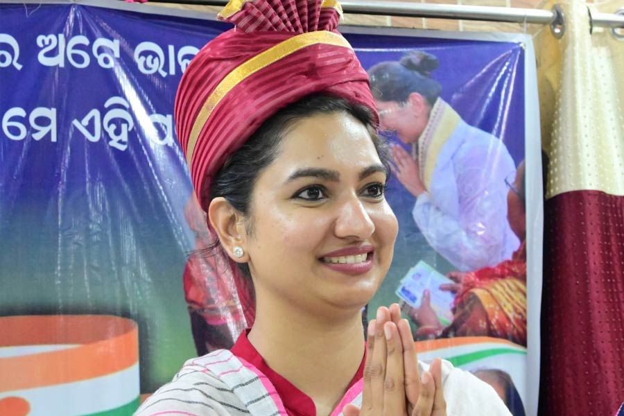 ওই আসনে বিজেপির পূর্ণচন্দ্র মহাপাত্রকে ৮০০১ ভোটে হারিয়েছেন সোফিয়া। এর আগে ওড়িশায় কোনও মুসলিম মহিলা বিধায়ক হননি। এই প্রসঙ্গে সোফিয়া বলেন, ‘‘আমি আগে এক জন ওড়িয়া, এক জন ভারতীয় এবং এক জন মহিলা। চাকরি করার সময়ও মহিলাদের উন্নয়নের কথা ভেবেছি। নিজেকে মুসলিম রাজনীতিক হিসাবে কখনও ভাবিনি।’’