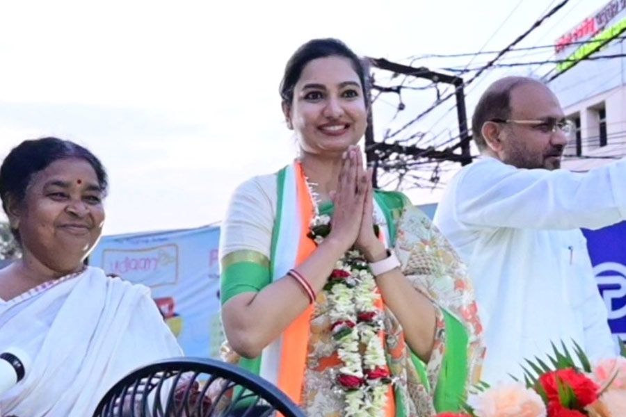 কলিঙ্গ ইনস্টিটিউট অফ ইন্ডাস্ট্রিয়াল টেকনোলজি থেকে সিভিল ইঞ্জিনিয়ারিংয়ে স্নাতক পাশ করেন সোফিয়া।