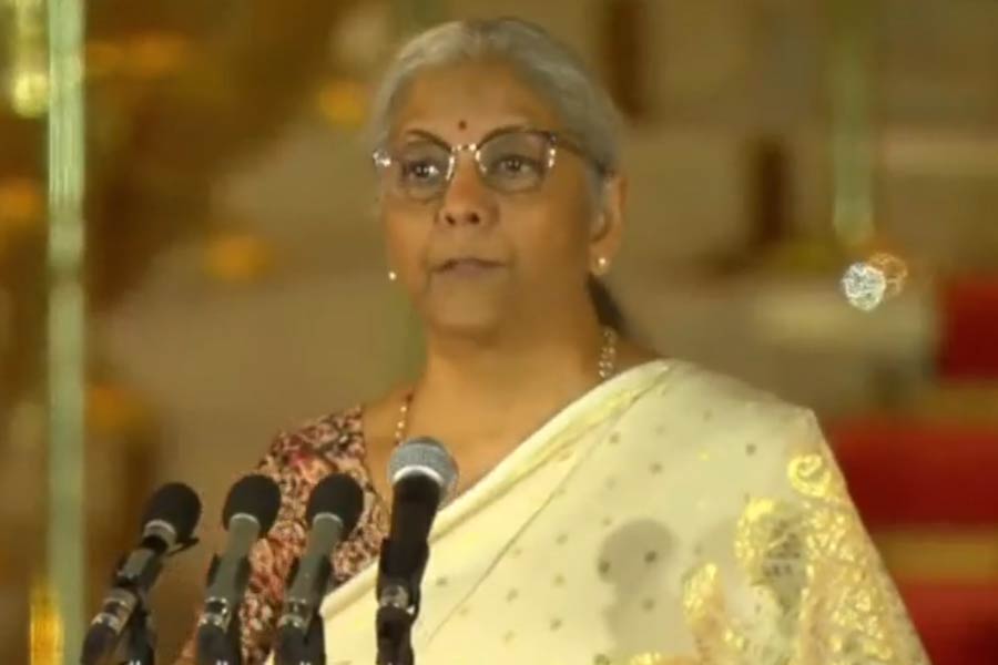 মোদীর মন্ত্রিসভার অন্যতম মহিলা মুখ— নির্মলা সীতারামন। অর্থমন্ত্রী হিসাবে দায়িত্ব সামলেছেন  ২০১৯ সাল থেকে। তার আগে নিরাপত্তা মন্ত্রক এবং কর্পোরেট বিষয়ক মন্ত্রকের দায়িত্বও  সামলেছেন। রাজ্যসভার সাংসদ নির্মলা রবিবারও তৃতীয় মোদী সরকারের মন্ত্রী হিসাবে শপথ নিলেন।  