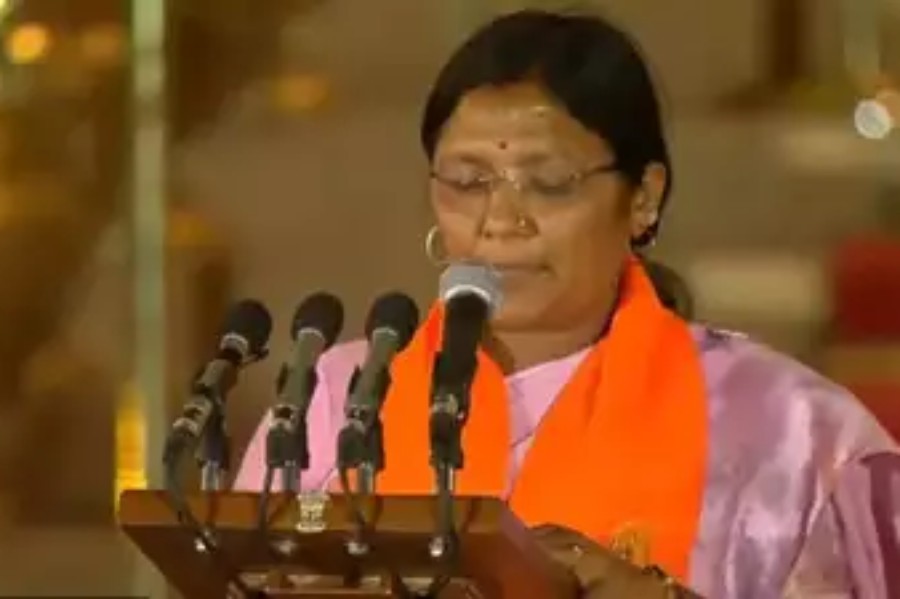 কর্নাটক থেকে ভি সোমান্না, শোভা করন্দলজে, মধ্যপ্রদেশ থেকে দুর্গাদাস উইকে, সাবিত্রী ঠাকুর।