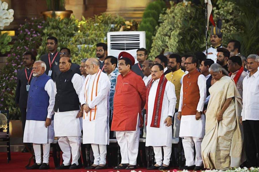 মোদীর তৃতীয় মন্ত্রিসভায় জায়গা হয়েছে যে সাত জন মহিলার, তাঁরা হলেন নির্মলা সীতারামন, অন্নপূর্ণা দেবী, সাবিত্রী ঠাকুর, নিমুবেন বাম্ভনিয়া, রক্ষা খডসে, শোভা কারনদলাজে, শোভা কারনদলাজে এবং অনুপ্রিয়া পটেল।