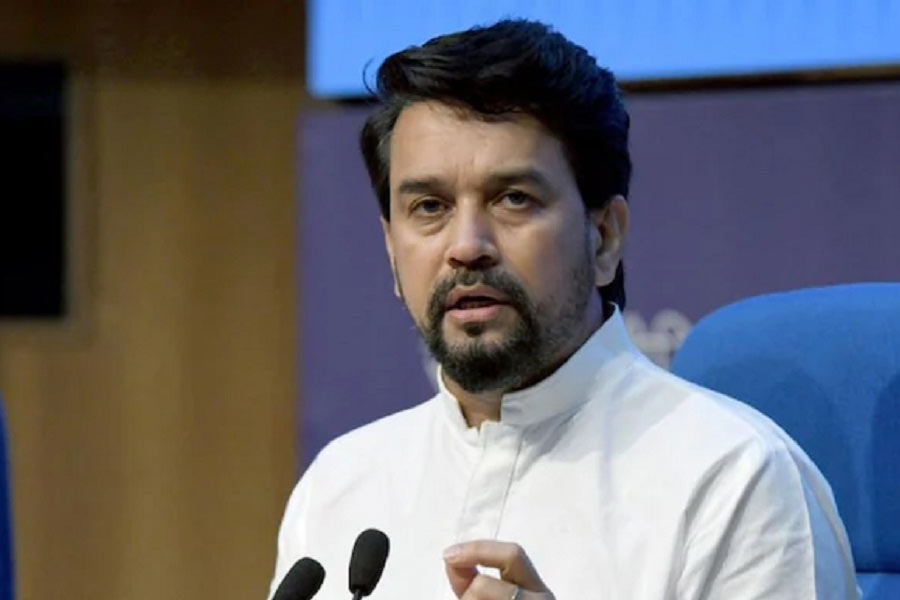 ২০১৯ সালের মন্ত্রিসভায় ক্রীড়া মন্ত্রকের দায়িত্ব সামলানোর পাশাপাশি তথ্য এবং সম্প্রচার মন্ত্রী হিসাবেও দায়িত্ব সামলেছিলেন তিনি। কিন্তু ২০২৪ সালের মন্ত্রিসভায় দেখা গেল না তাঁকে।