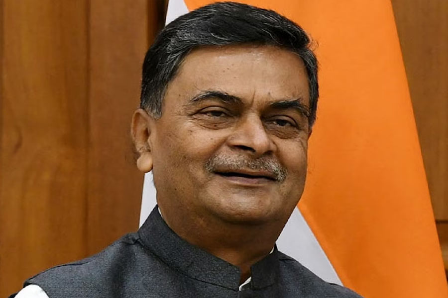 দ্বিতীয় মোদী মন্ত্রিসভায় প্রতিমন্ত্রী (স্বাধীন দায়িত্বপ্রাপ্ত) হিসাবে শপথ গ্রহণ করেছিলেন আরকে সিংহ। কেন্দ্রীয় বিদ্যুৎ মন্ত্রকের দায়িত্ব ছিল তাঁর উপর। মোদী ৩.০-এ আর দেখা পাওয়া গেল না তাঁর।