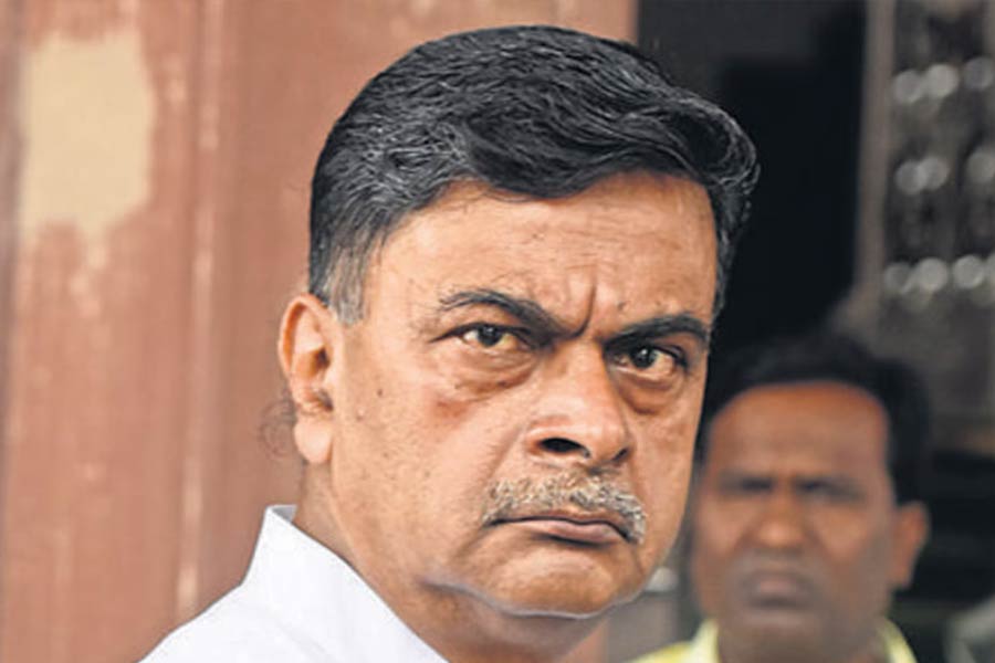 বিহারের আরা কেন্দ্র থেকে এ বার ভোটে দাঁড়িয়েছিলেন আরকে সিংহ। কিন্তু সিপিআই (এমএল) প্রার্থী সুদামা প্রসাদের কাছে ৬০ হাজার ভোটে হেরে যান তিনি।