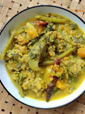স্বাদে মোটেও তেতো নয় কুমড়ো ডগার শুক্তোনি।