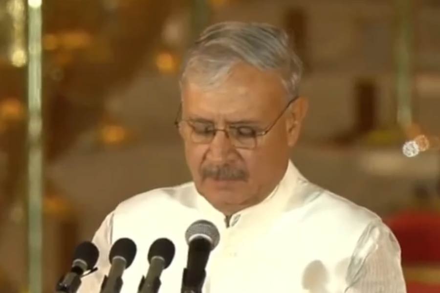 স্বাধীন দায়িত্বপ্রাপ্ত প্রতিমন্ত্রী হয়েছেন পাঁচ জন। রাও ইন্দরজিৎ সিংহ পেয়েছেন পরিসংখ্যান এবং প্রকল্প রূপায়ণ মন্ত্রক, পরিকল্পনা মন্ত্রক (স্বাধীন দায়িত্ব)। পাশাপাশি, সংস্কৃতি মন্ত্রকের প্রতিমন্ত্রী (স্বাধীন দায়িত্ব)তিনি।