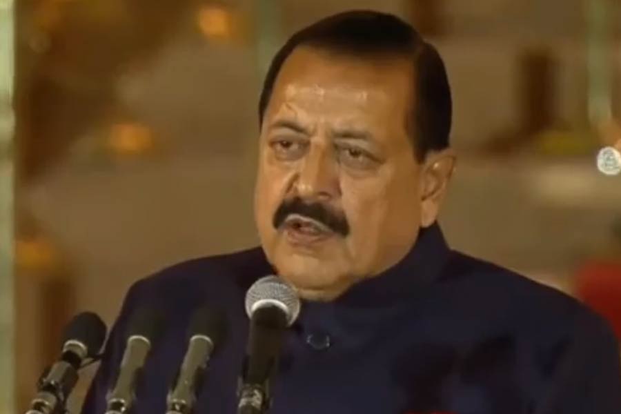 জিতেন্দ্র সিংহ পেয়েছেন বিজ্ঞান এবং প্রযুক্তি প্রতিমন্ত্রক (স্বাধীন দায়িত্ব), ভূবিজ্ঞান মন্ত্রক (স্বাধীন দায়িত্ব)। পাশাপাশি, তিনি প্রধানমন্ত্রীর দফতরের প্রতিমন্ত্রী। সেই সঙ্গে তিনি কর্মিবর্গ, জনঅভিযোগ, পেনশন, পারমাণবিক শক্তি, মহাকাশ বিভাগের প্রতিমন্ত্রী।