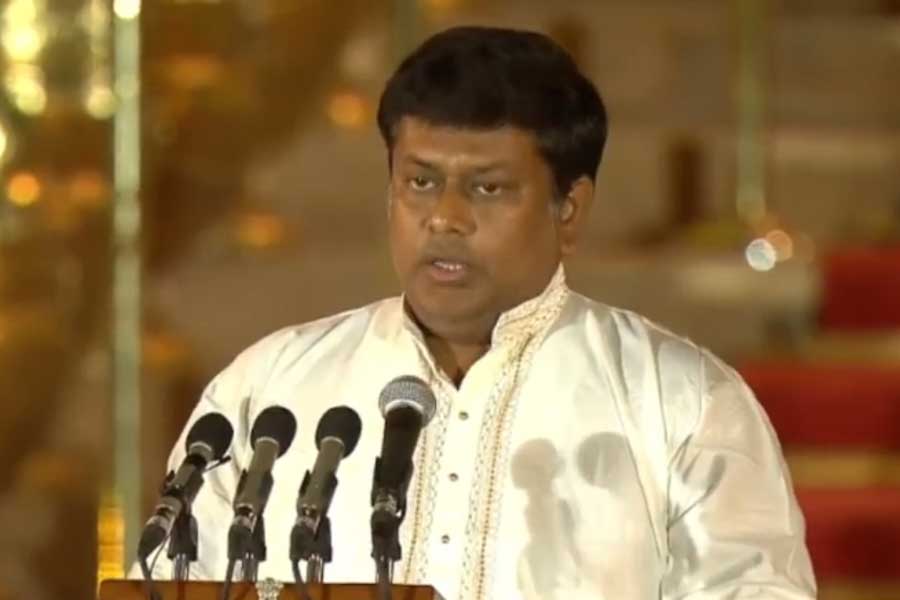 বিজেপির রাজ্য সভাপতি সুকান্ত মজুমদার হয়েছেন শিক্ষা মন্ত্রকের প্রতিমন্ত্রী। পাশাপাশি, উত্তর-পূর্বাঞ্চল উন্নয়ন মন্ত্রকেরও প্রতিমন্ত্রী হয়েছেন বালুরঘাটের সাংসদ। ছবি: ভিডিয়ো থেকে, সংগৃহীত, পিটিআই।      