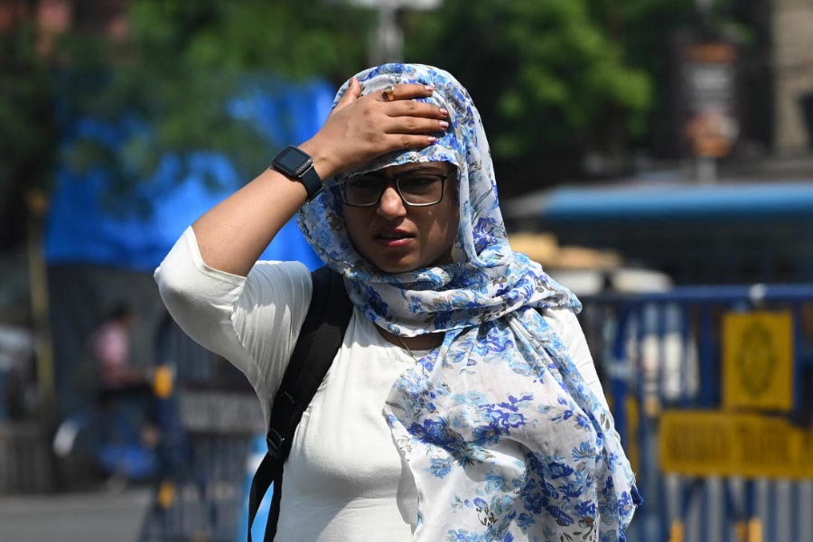 Hot and humid weather likely to occur in south bengal but north bengal faces heavy rainfall