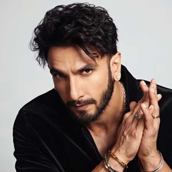 যশরাজ ফিল্মসের সঙ্গে রণবীরের পথ আলাদা হয়ে যাওয়ার পর অভিনেতার জীবনযাপন ব্যবস্থাপনার দায়িত্ব থেকেও সরে যান সুসান। বর্তমানে ‘ম্যানেজমেন্ট’-এর যাবতীয় দায়িত্ব রয়েছে একটি বিশেষ সংস্থার উপর।