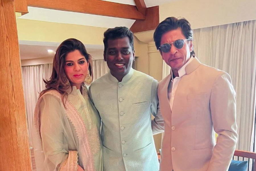 Pooja Dadlani and Shah Rukh Khan