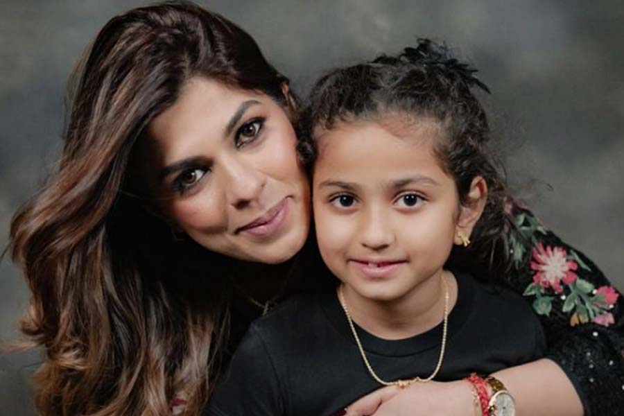 Pooja Dadlani with her daughter