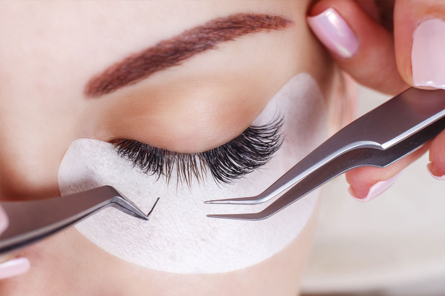 What Are the Pros and Cons of using Eyelash Extensions