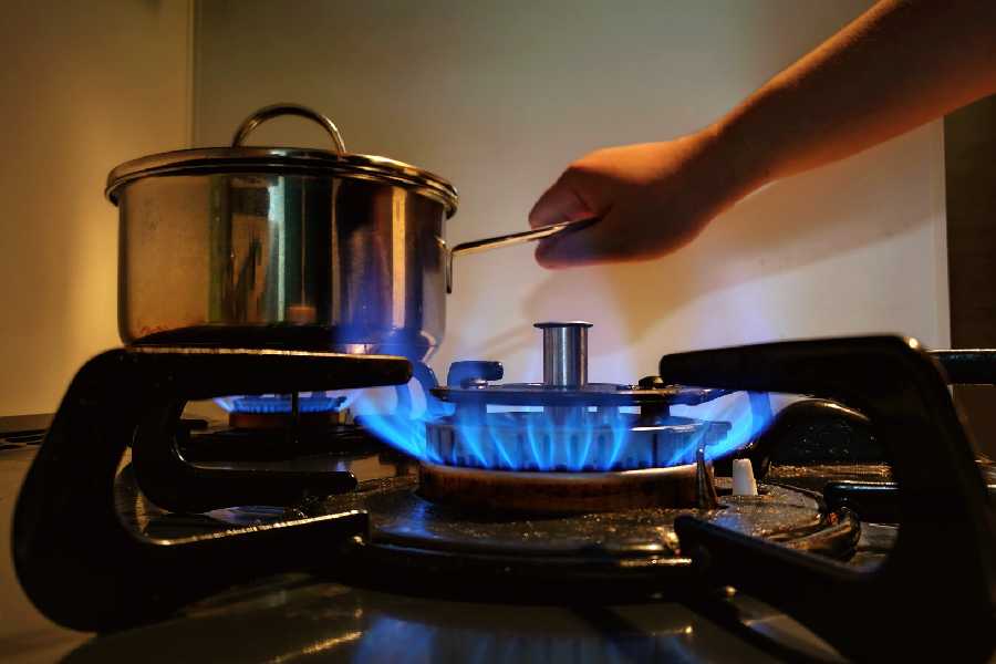 Tips you should follow to save cooking gas