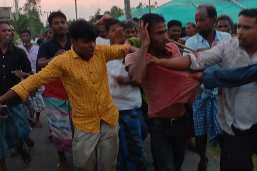 A man attack on TMC leader in Patharpratima in South 24 Pargana