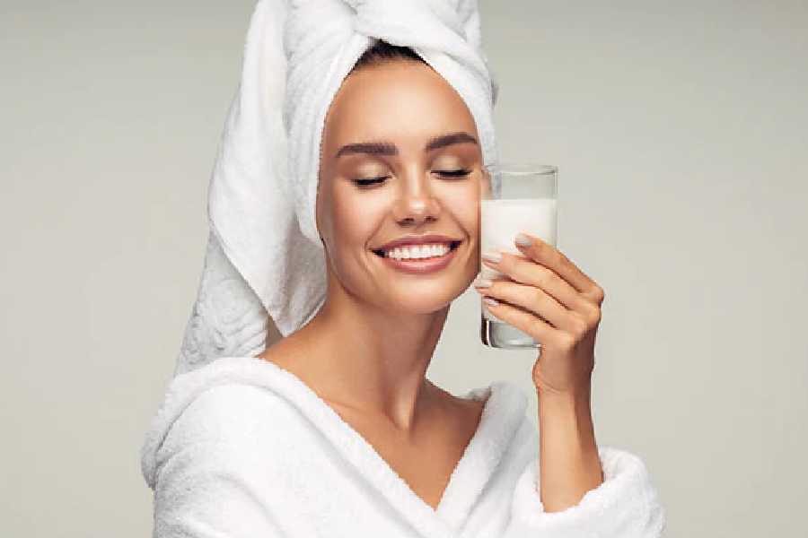 Three reasons why applying raw milk on face is the ultimate hack for dry skin