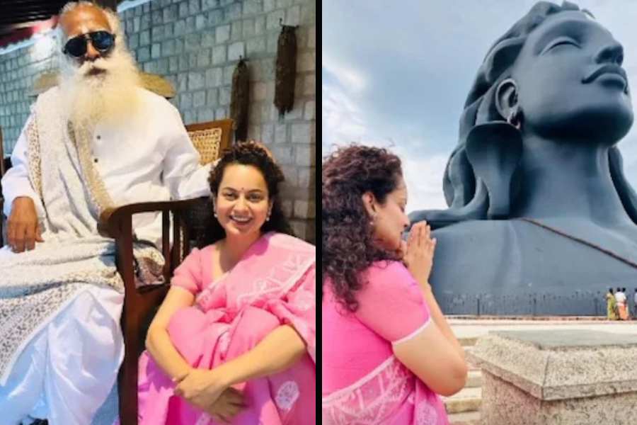 সদ্‌গুরুর আশ্রমে কঙ্গনা।