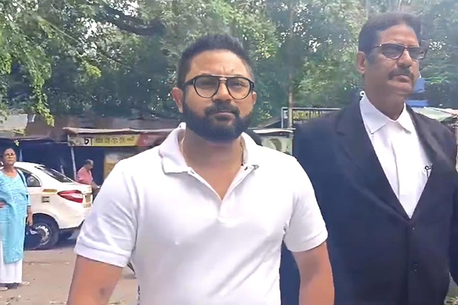 TMC MLA and actor Soham Chakraborty in controversy again after reaching Barasat District court to seek bail
