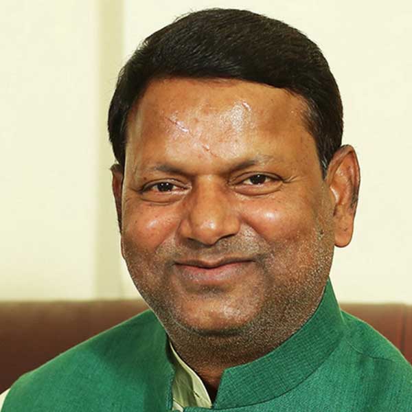 ধনী সাংসদের প্রথম দশের তালিকায় দশম স্থানে রয়েছেন পঙ্কজ চৌধরি। অর্থ মন্ত্রকের প্রতিমন্ত্রী হিসাবে শপথ গ্রহণ করেছেন তিনি।