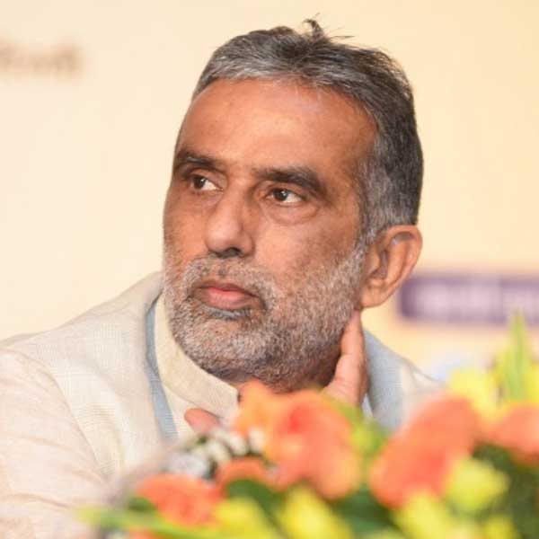 প্রথম দশ জন ধনী সাংসদের তালিকায় অষ্টম স্থানে বিজেপির আরও এক সদস্যের নাম। যদিও ভি সোমান্নার তুলনায় সম্পত্তির নিরিখে সামান্যই এগিয়ে রয়েছেন তিনি। এডিআর-এর তথ্য অনুযায়ী, অষ্টম স্থানে রয়েছে কৃষণপাল গুর্জরের নাম।