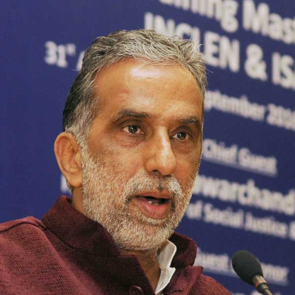 ২০১৪ সাল থেকে পর পর তিন বার লোকসভা নির্বাচনের লড়াইয়ে হরিয়ানার ফরিদাবাদ কেন্দ্র থেকে জিতেছেন গুর্জর। সামাজিক ন্যায়বিচার এবং ক্ষমতায়ন মন্ত্রকের পাশাপাশি বিদ্যুৎ এবং ভারী শিল্প মন্ত্রকের প্রতিমন্ত্রী হিসাবে দায়িত্ব পালন করেছেন তিনি।