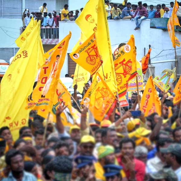 এনডিএ ২৭২ জাদুসংখ্যা পার করলেও বিজেপি আটকে গিয়েছে ২৪০-এ। তাই নতুন সরকার গড়তে মোদী, শাহদের নির্ভর করতে হয়েছে এনডিএ-র শরিকদের উপর। এনডিএ-র অন্যতম শরিক দল অন্ধ্রপ্রদেশের তেলুগু দেশম পার্টি (টিডিপি)। 