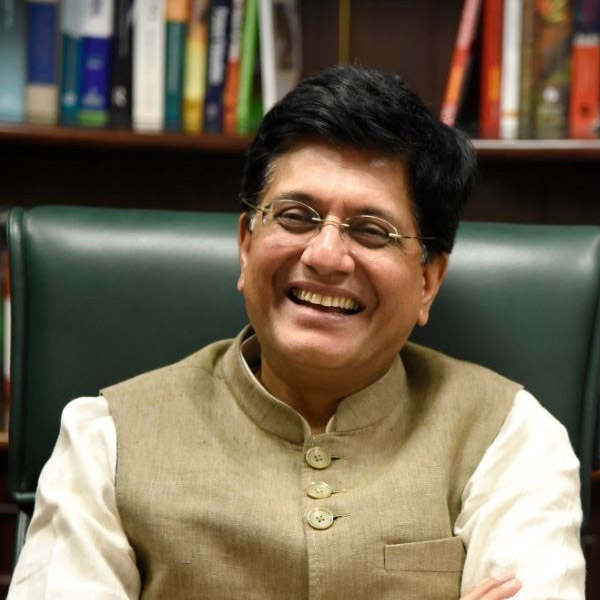 ধনী সাংসদদের তালিকায় ষষ্ঠ স্থানে নাম রয়েছে মুম্বই উত্তর লোকসভা কেন্দ্রের বিজেপির জয়ী প্রার্থী পীযূষ গয়ালের। বাণিজ্য এবং শিল্প মন্ত্রকের দায়িত্বভার পেয়েছেন তিনি। এডিআর সূত্রে জানা যায়, তাঁর মোট সম্পত্তির পরিমাণ ১১০ কোটি টাকা।