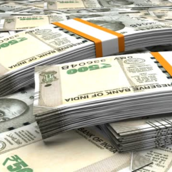 এডিআর-এর তথ্য অনুযায়ী, ২০২৪ সালে লোকসভা নির্বাচনে জয়ী প্রার্থীদের মধ্যে ৯৩ শতাংশই কোটিপতি। যা ২০১৯ সালের তুলনায় দ্বিগুণের থেকেও বেশি। সে বার কোটিপতি সাংসদদের হার ‌ছিল ৪৪ শতাংশ।