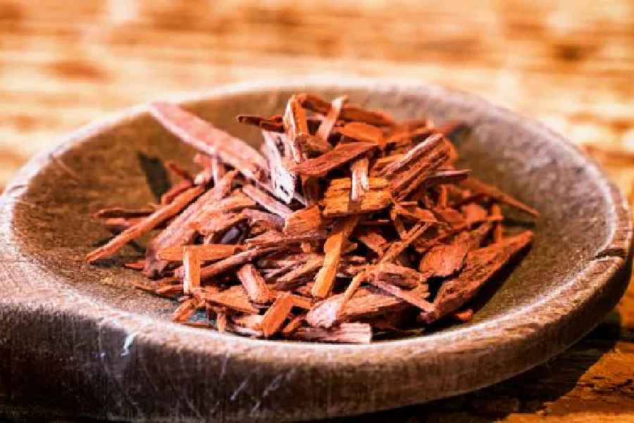 Five amazing benefits of Red Sandalwood, ways to use for glowing, acne-free skin 
