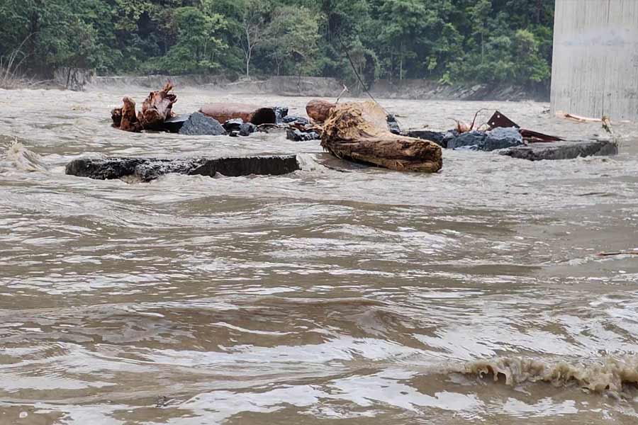 Heavy Rain in Sikkim | Flood like situation landslide in Sikkim due to ...