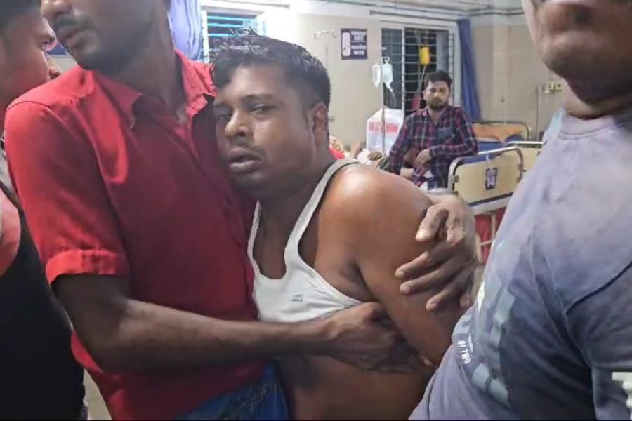 আক্রান্ত তৃণমূল কর্মী।