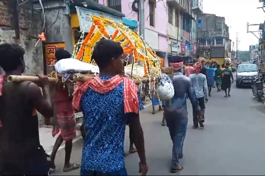 An old woman horrible cremation in Purba Bardhaman